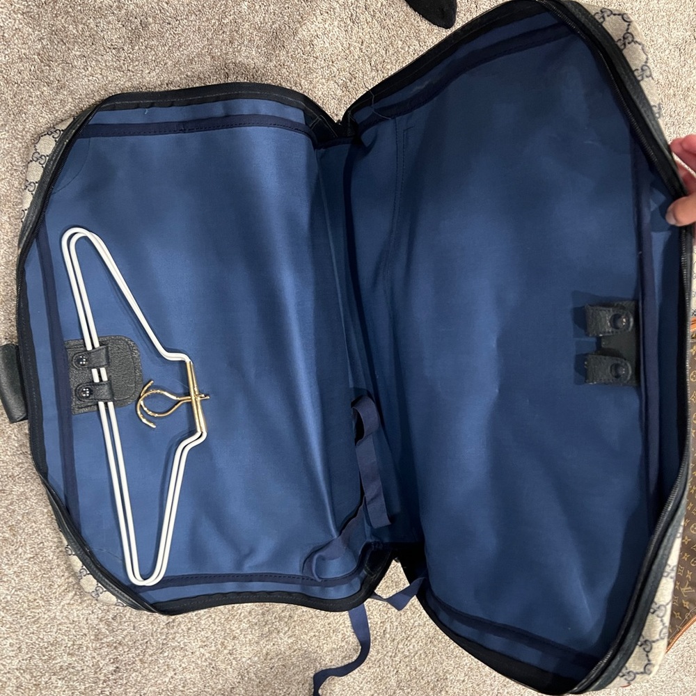 Gucci Garment Bag - Picture 2 of 7